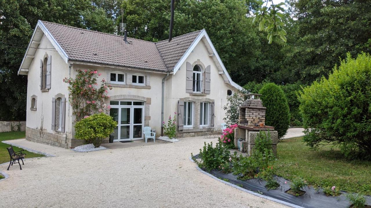 Au 157 - Locations Contrexeville Bagian luar foto